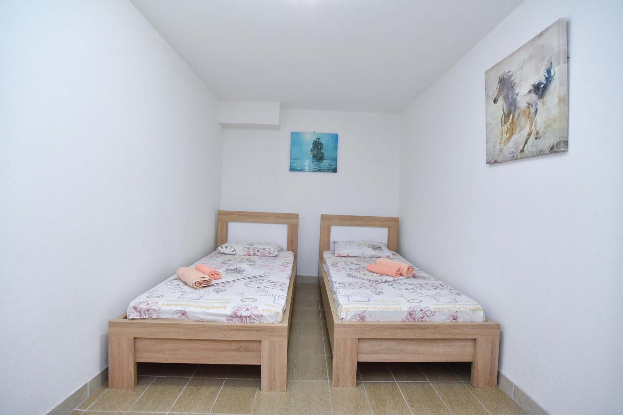 Vila Lucice Petrovac Bagian luar foto