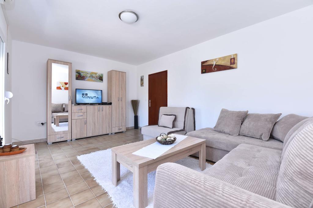 Vila Lucice Petrovac Bagian luar foto