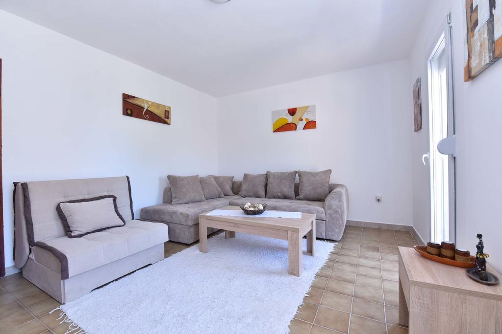 Vila Lucice Petrovac Bagian luar foto